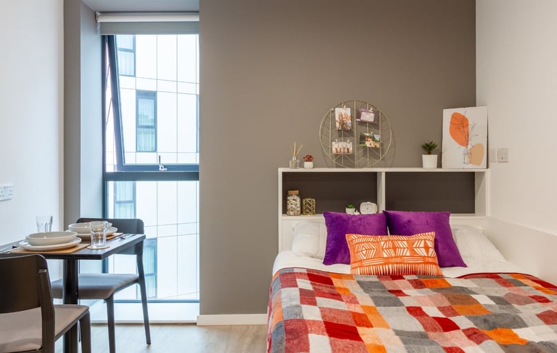 Skyline Bronze Studio, Pavilion Court, 20 First Way, Wembley, London - Image 1